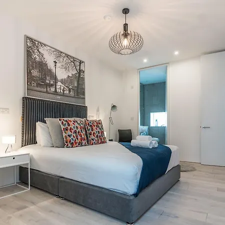 The Michael Collins - Hiphipstay Apartment