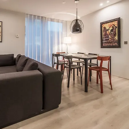 The Michael Collins - Hiphipstay Apartmán